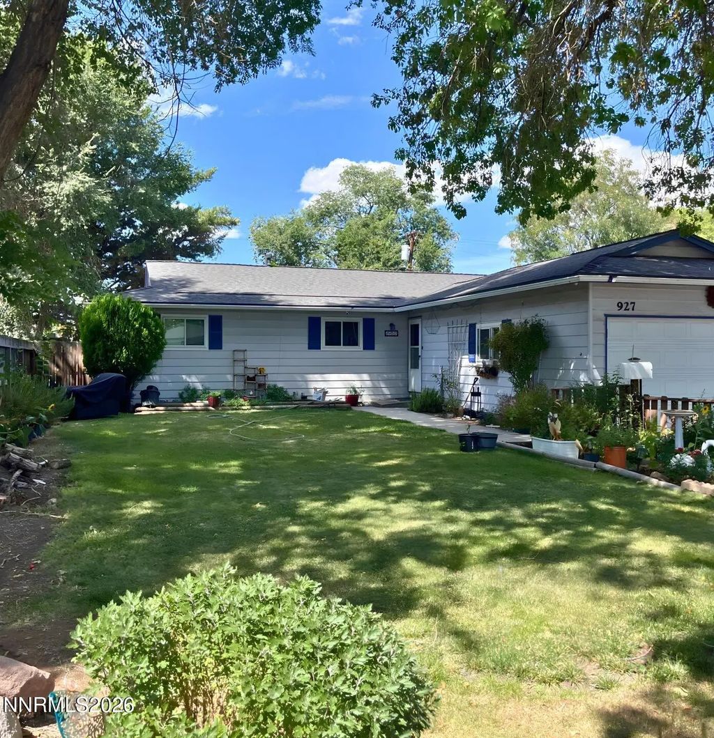 927 Stanford Way, Sparks