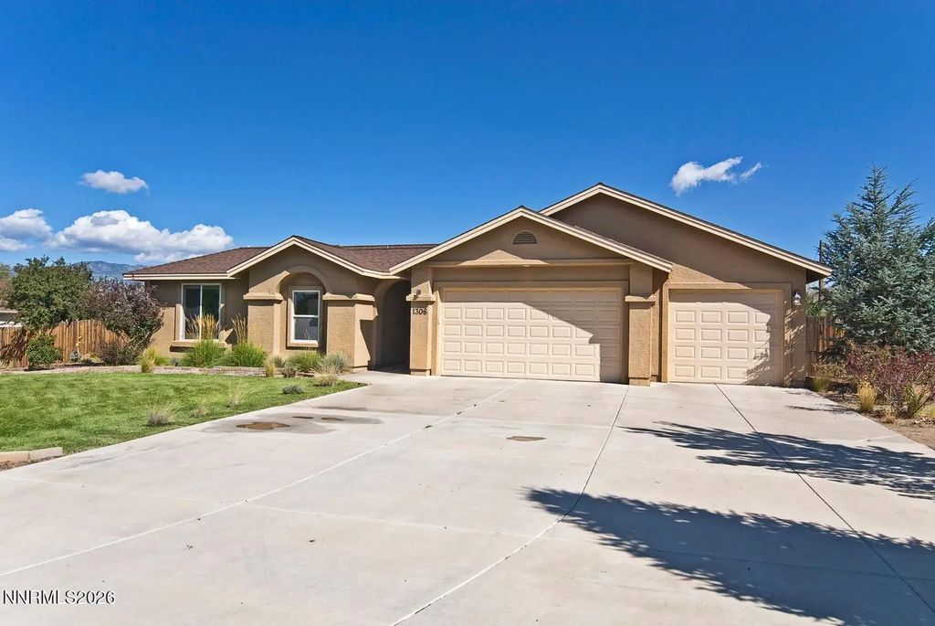 1306 Kim Place, Minden