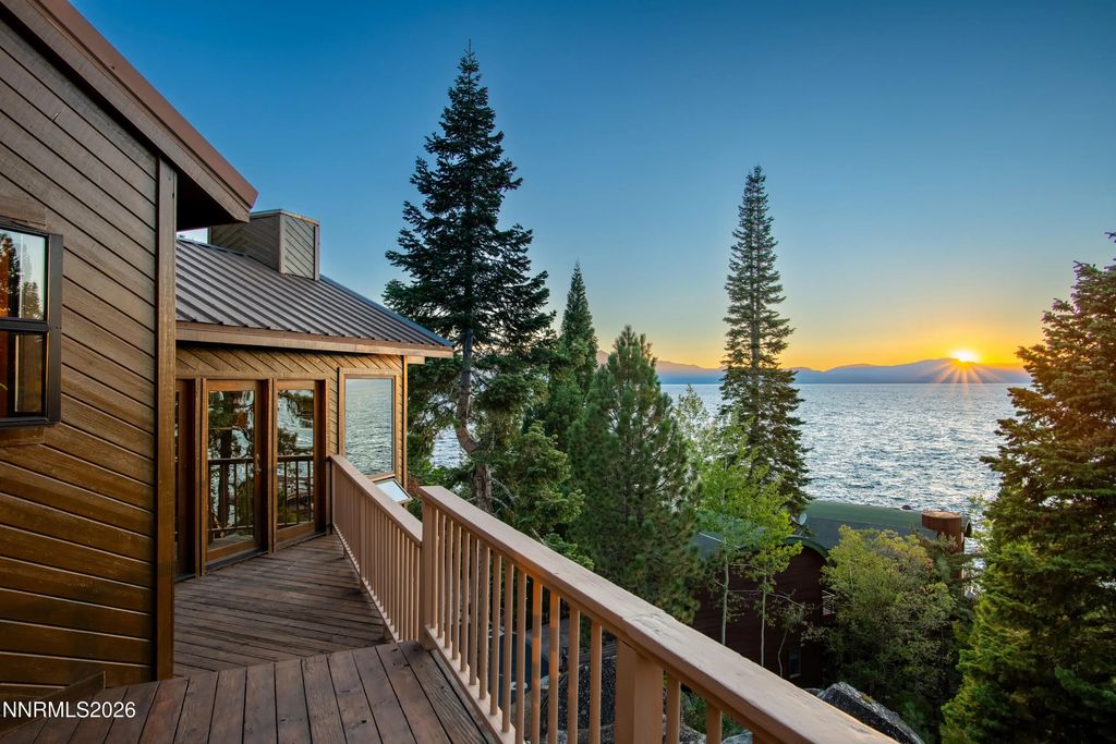 178 Pine Point Drive, Glenbrook