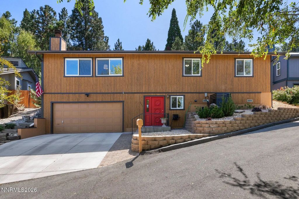 3850 Raven Way, Reno