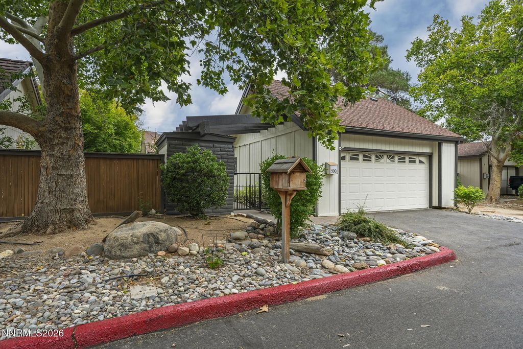 500 W Riverview Circle, Reno