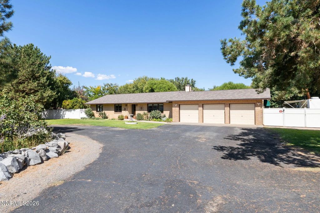 530 Country Drive, Fernley
