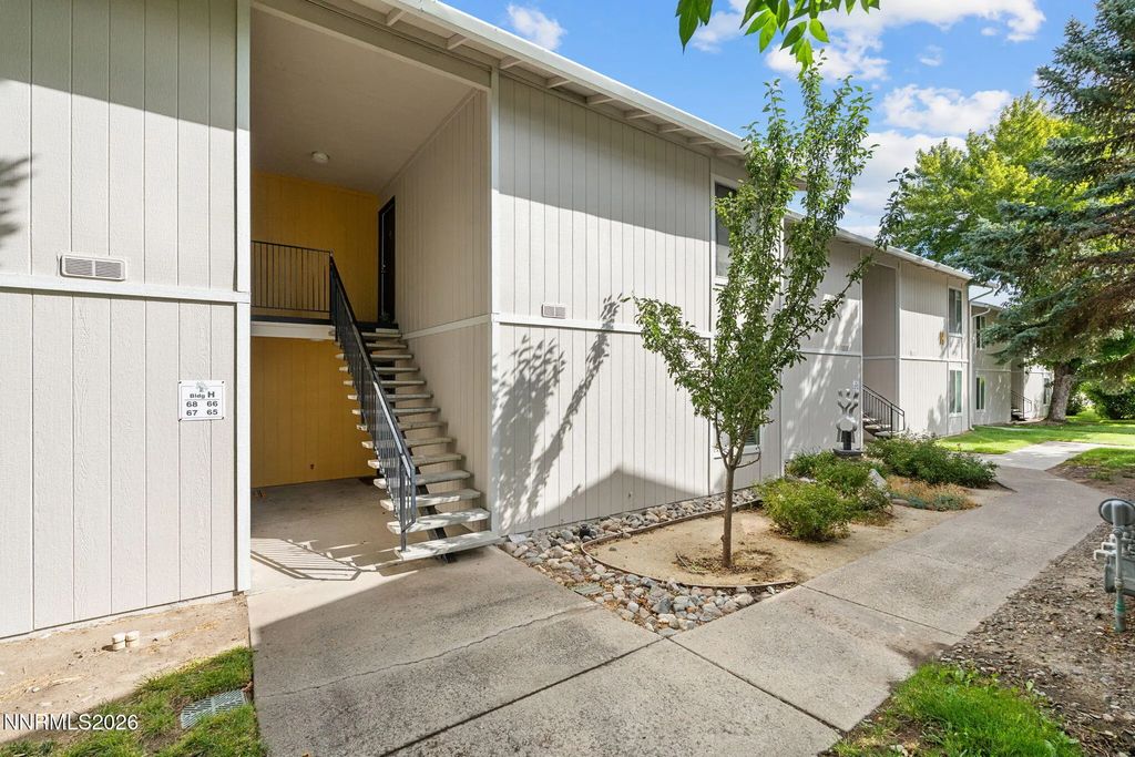 400 S Saliman Road Apt 65, Carson City