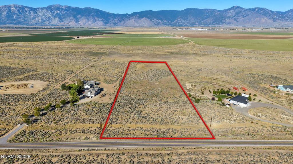 2068 E Valley Road, Minden