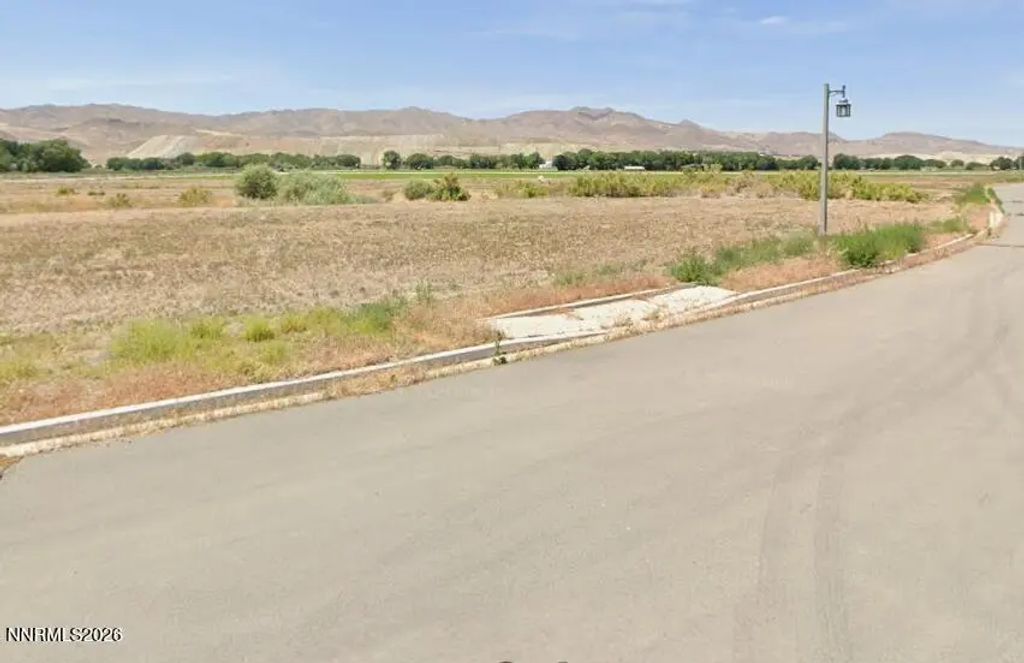 434 Crooked Stick Drive, Yerington