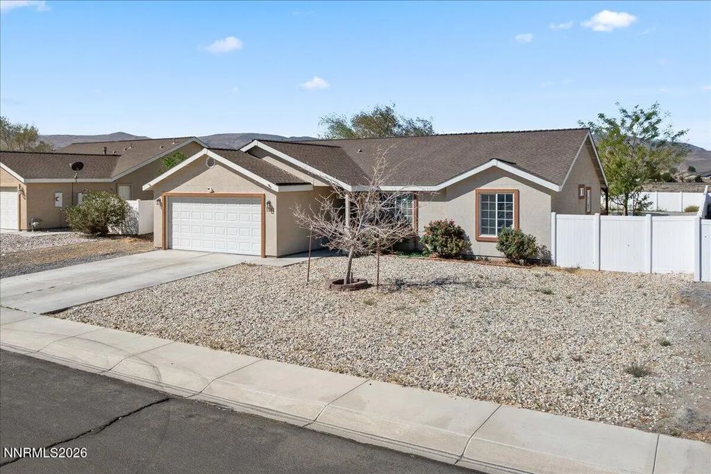 1342 White Bluffs Circle, Fernley
