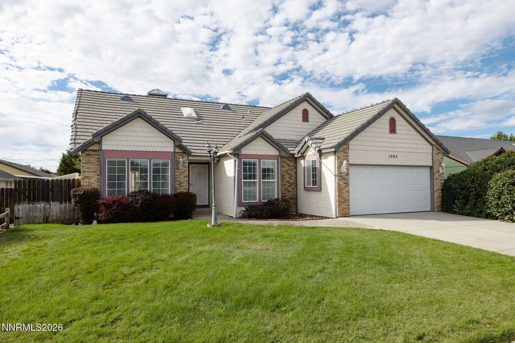 1005 Rose Bud Way, Yerington
