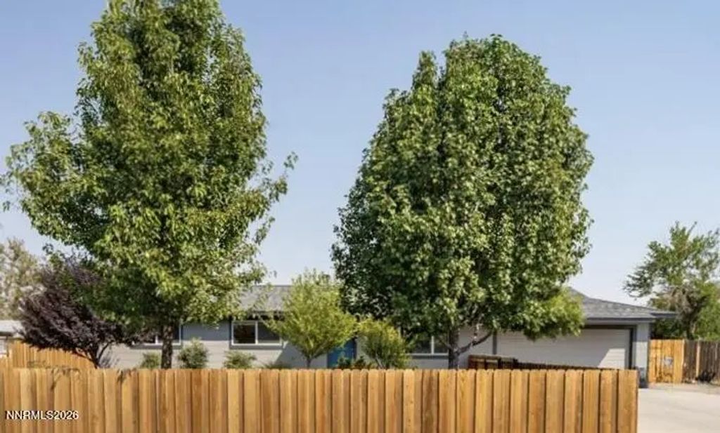 415 Curry Drive, Fernley