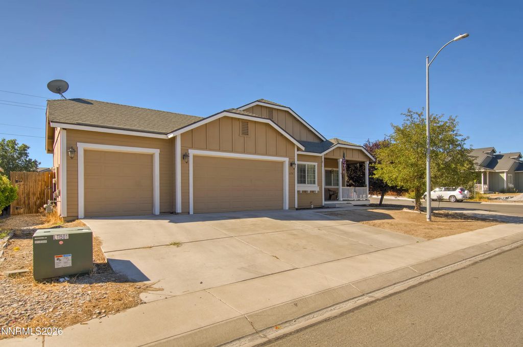 654 Canary Circle, Fernley
