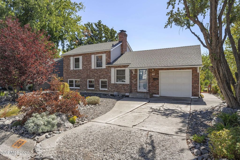 68 Sunnyside Drive, Reno