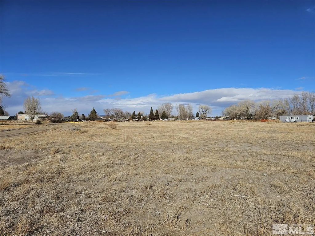 6.6ac S Whitacre Street, Yerington