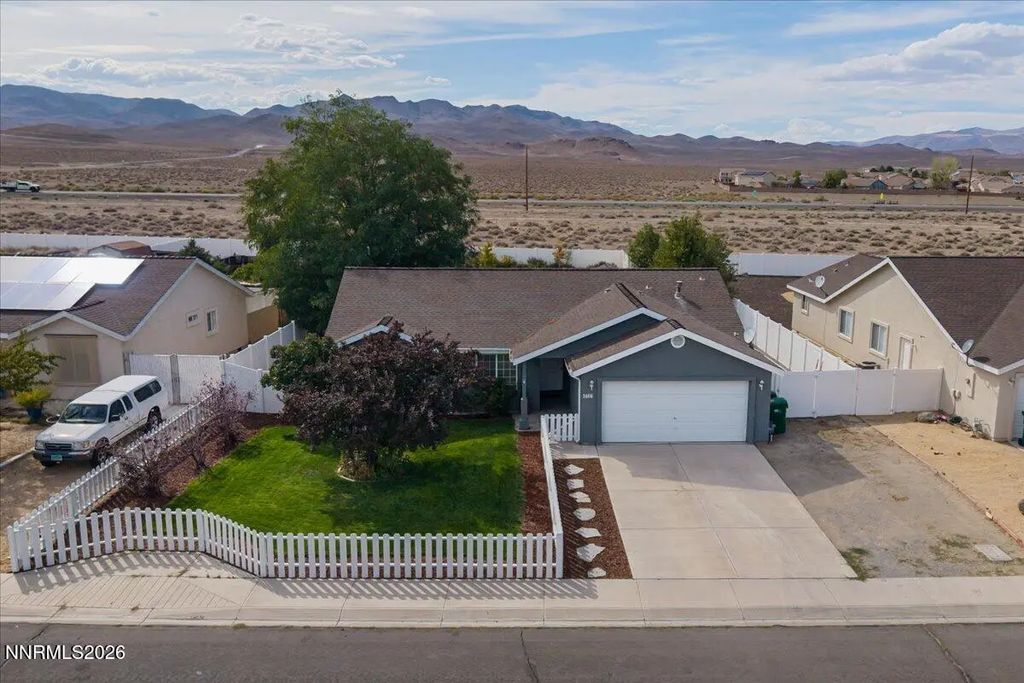 1466 Grey Bluffs Drive, Fernley