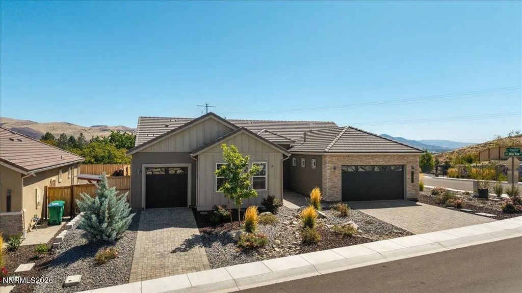 1227 Silver View Circle, Sparks