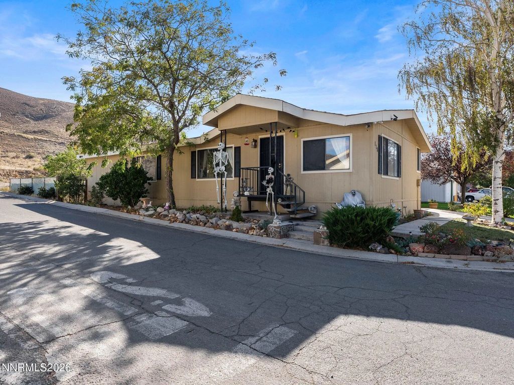 118 Ave De La Bleu De Clair, Sparks