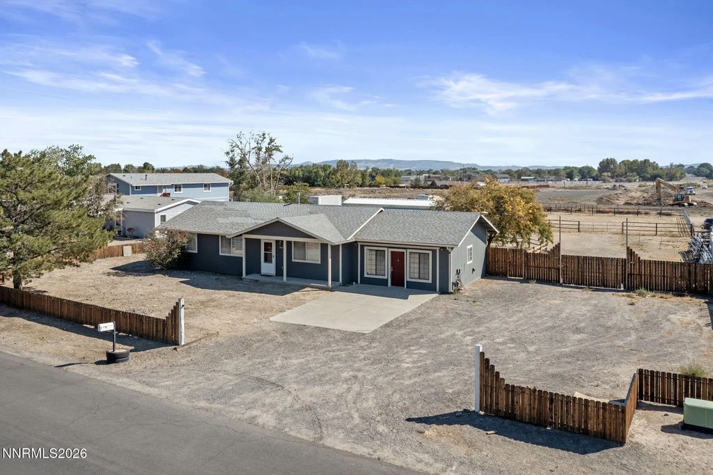 1006 Opal Way, Fernley