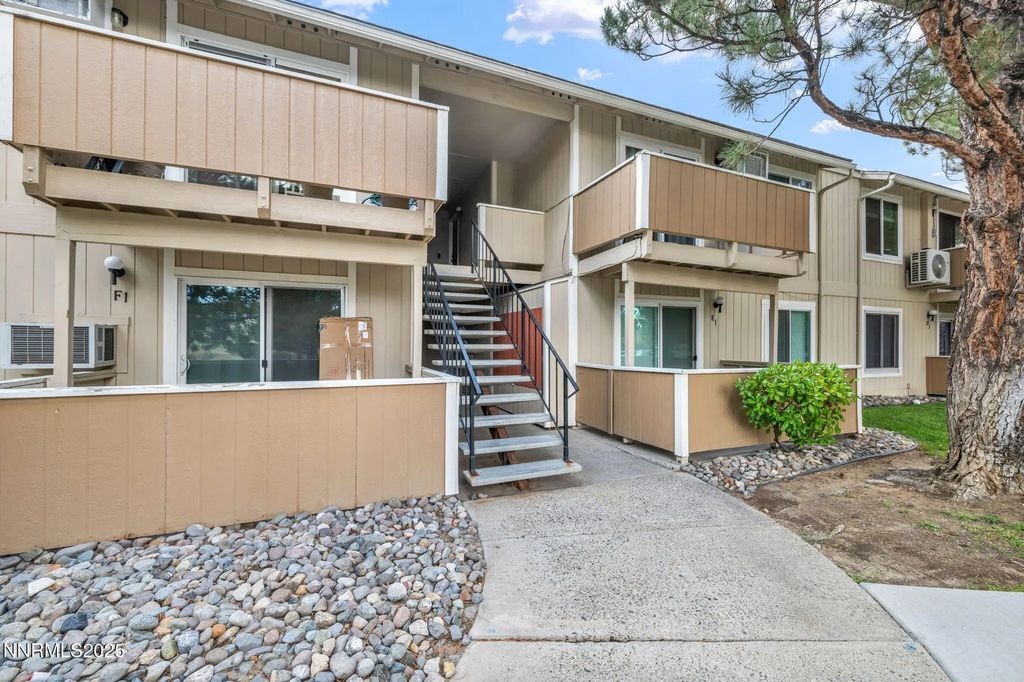 3865 E Leonesio Drive Apt F2, Reno