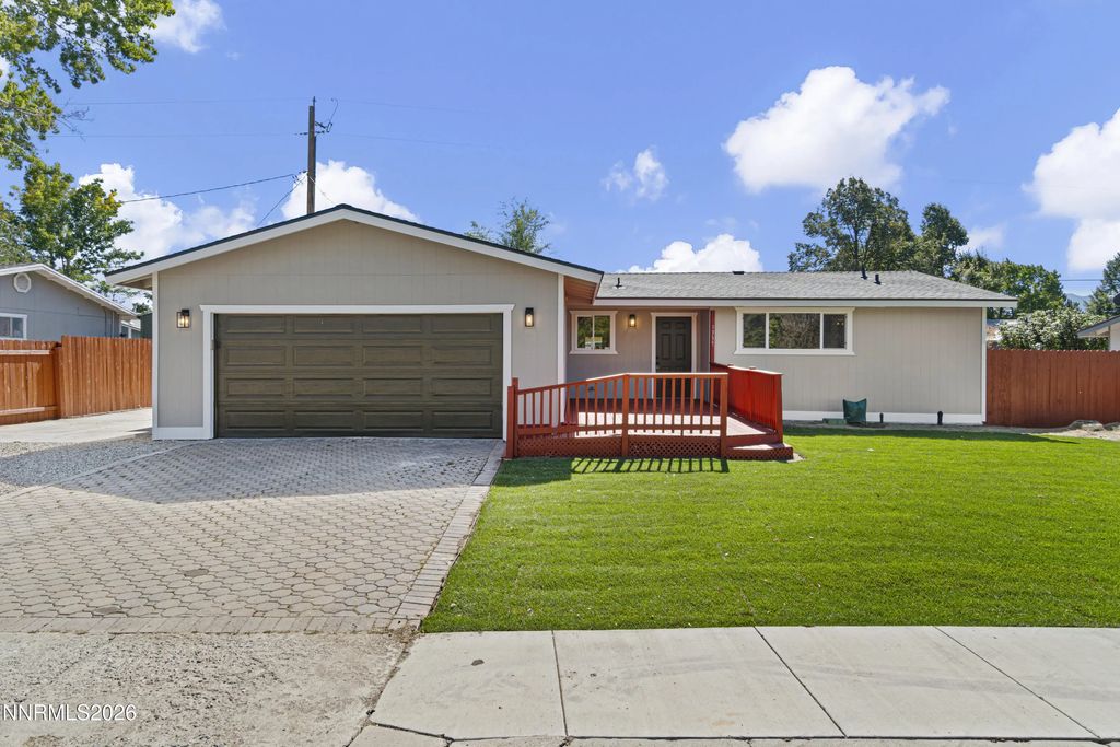 1337 Toiyabe Avenue, Gardnerville