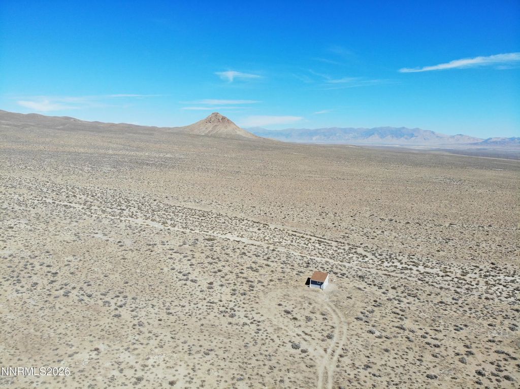 00356011 Near Lovelock Speedway, Lovelock