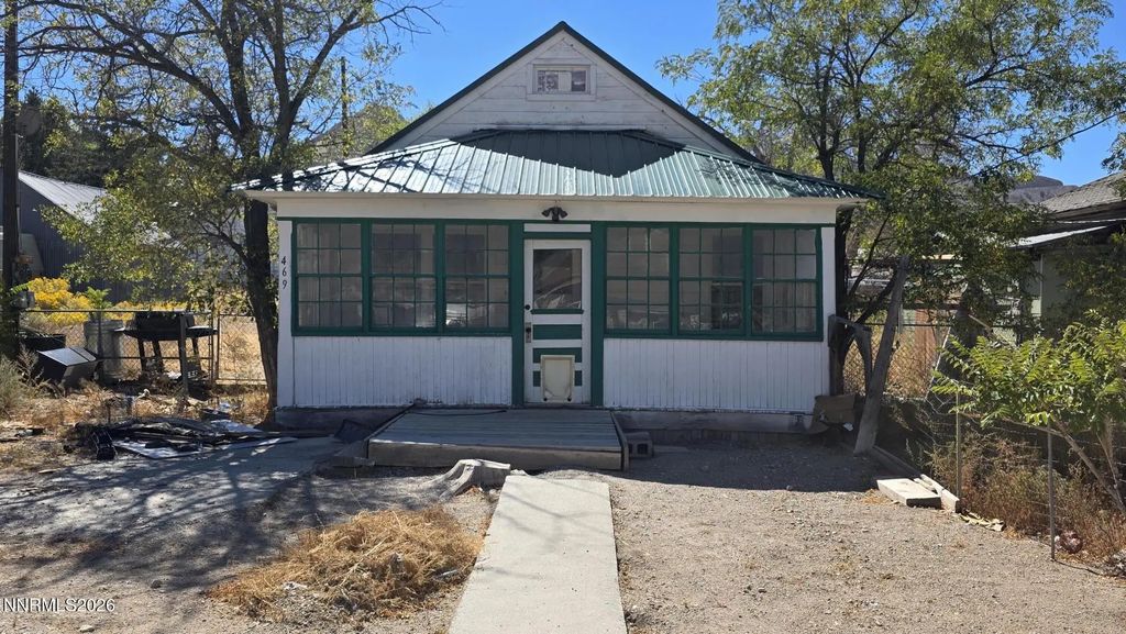 469 S Florence Avenue, Tonopah