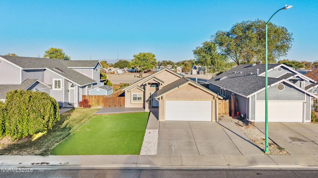 1041 Deena Way, Fallon