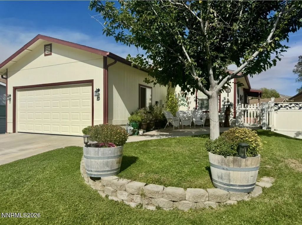 10 Rue De La Azure Lane, Sparks