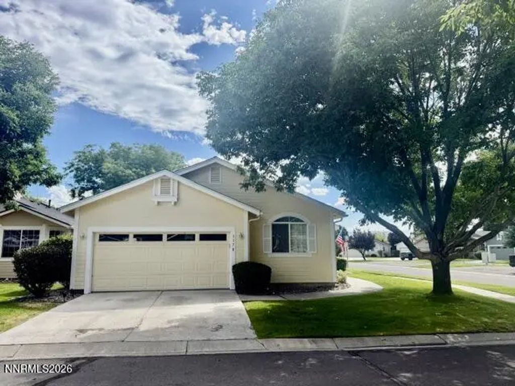 1178 White Oak Loop, Minden