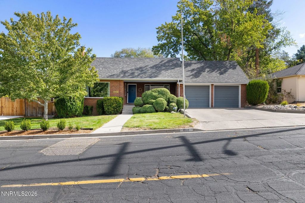 1050 Sharon Way, Reno