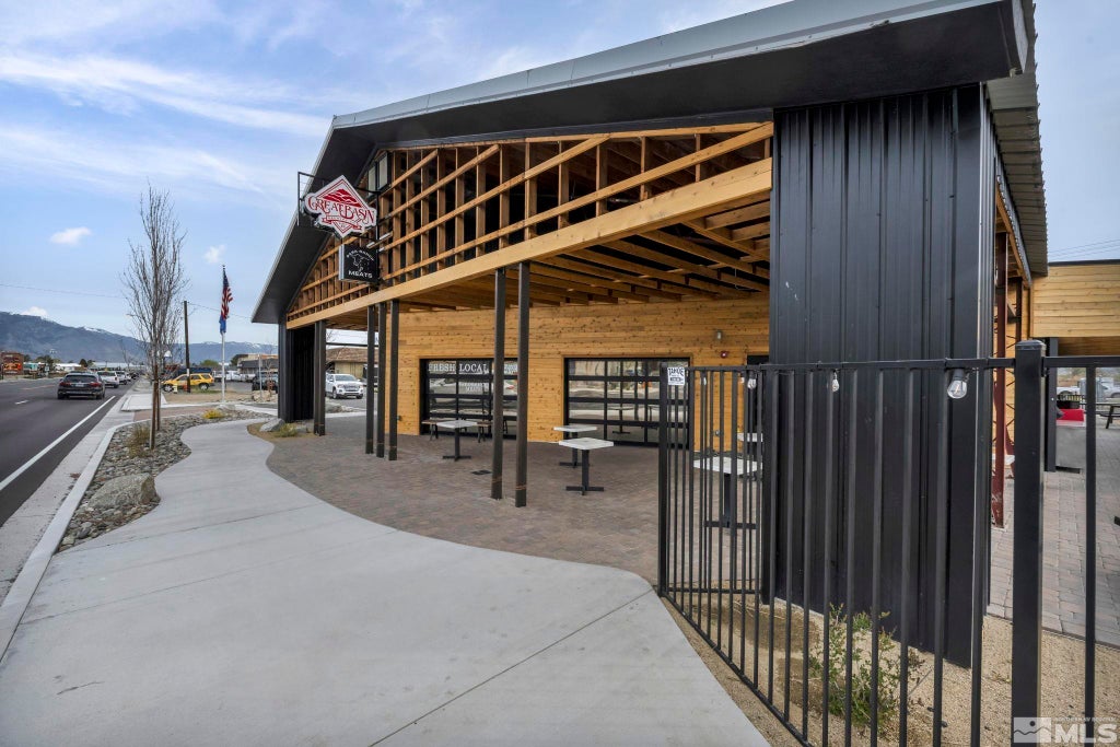 1573 N Hwy 395, Minden