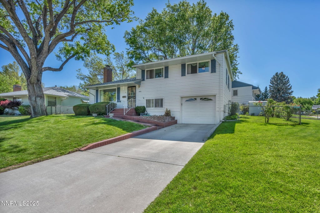 895 Stoker Avenue, Reno