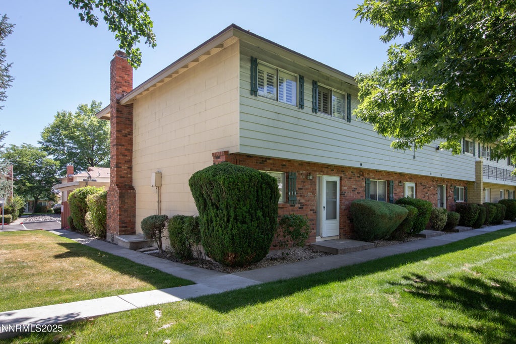 419 Smithridge Park, Reno