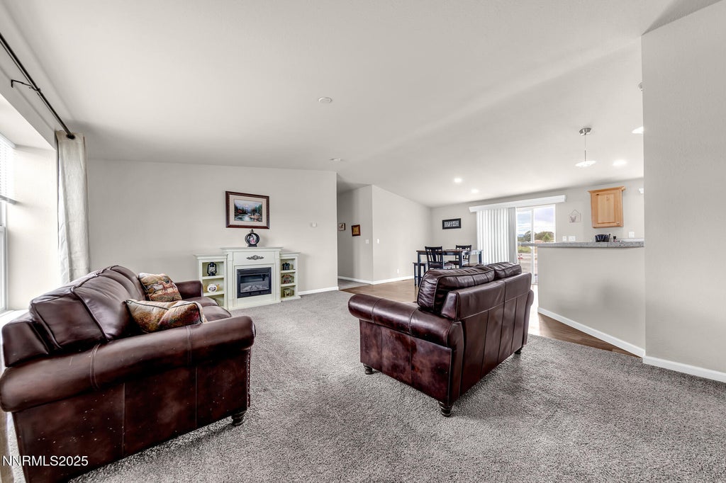33 S Cliff Banks Court, Lovelock