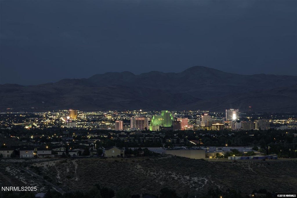 2163 3 Wood Lane, Reno