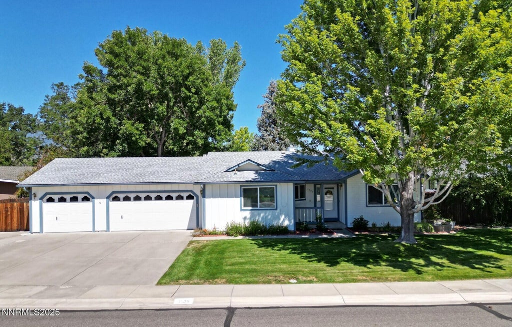 1736 Cedarwood Drive, Minden