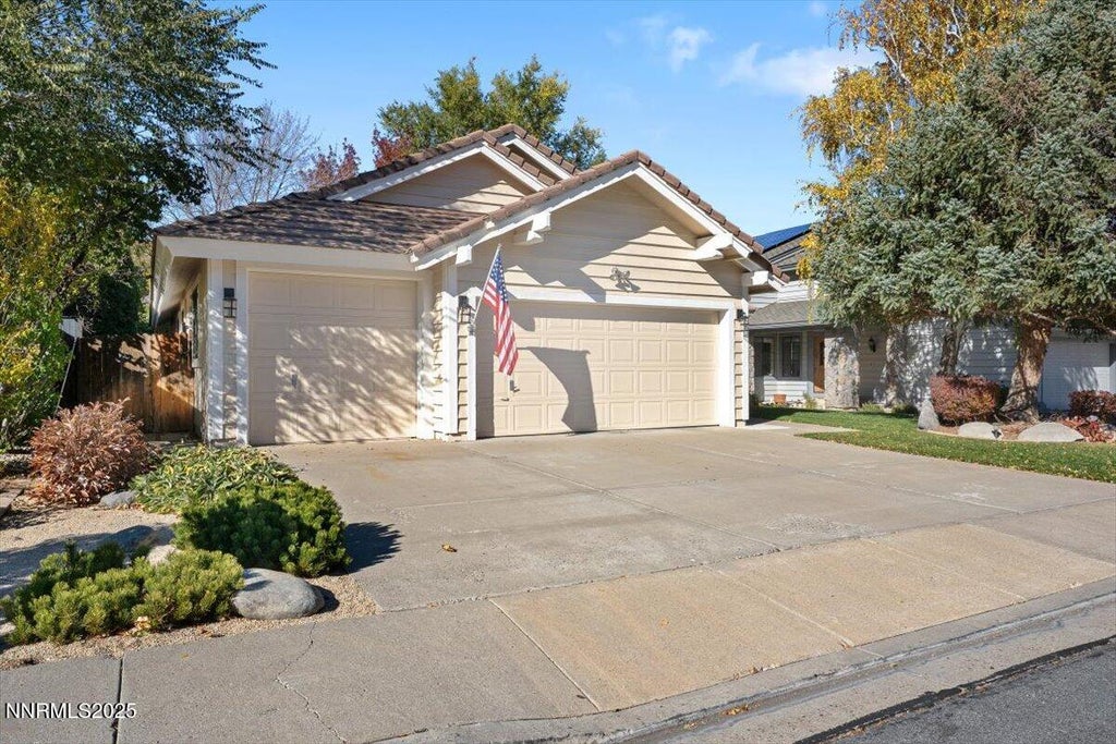 3945 Falling Water Drive, Reno