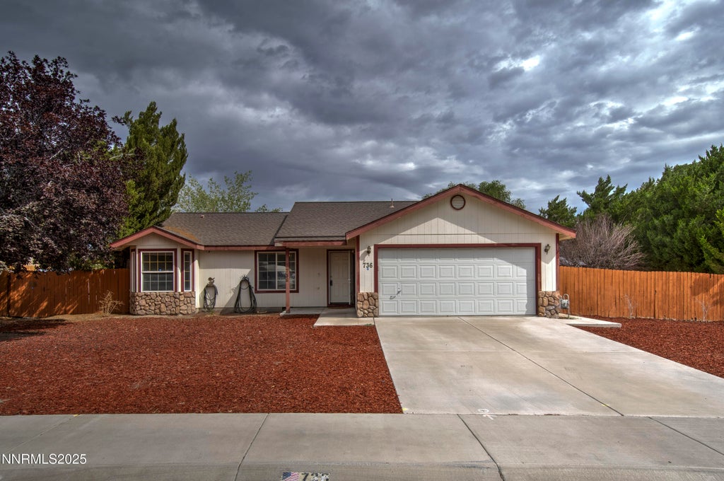 736 Shadow Lane, Fernley