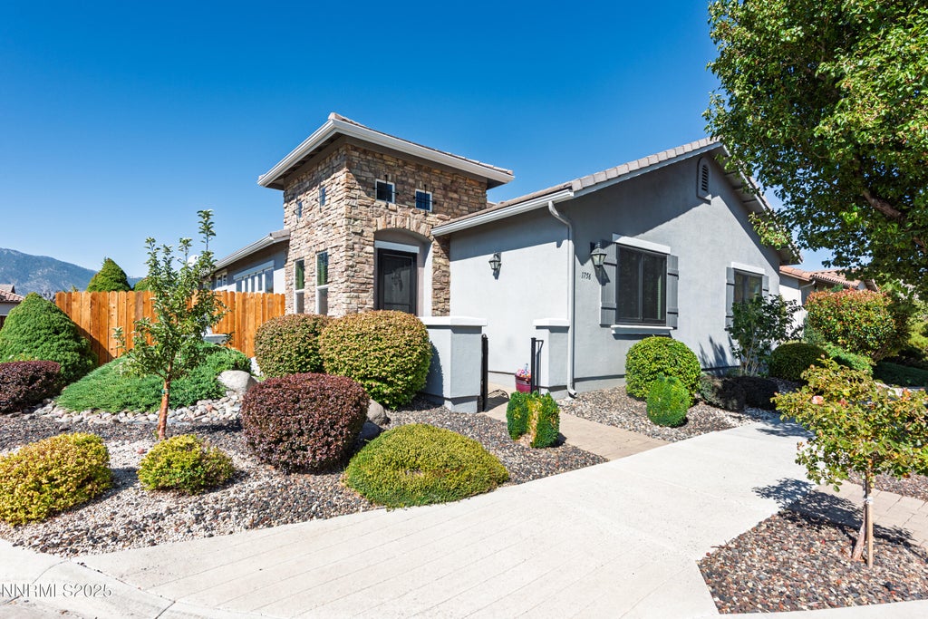 1756 Bella Casa Drive, Minden