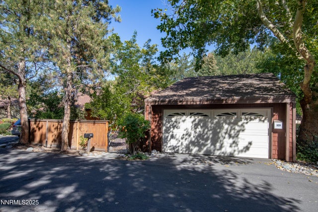 320 W Riverview Circle, Reno