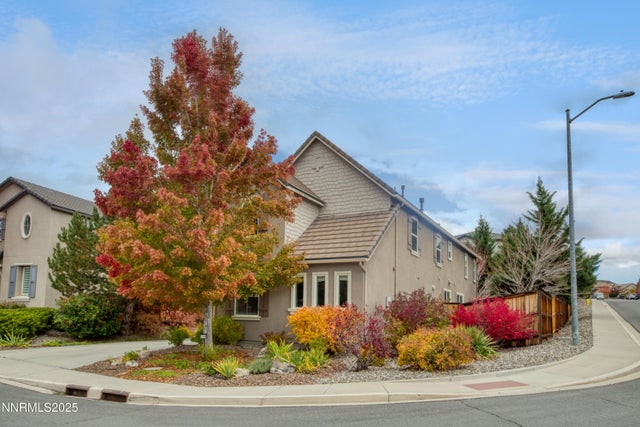 5148 Komatite Court, Sparks