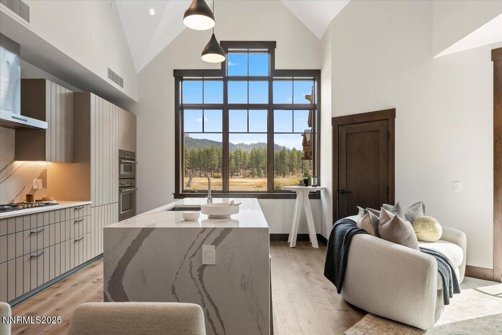 36 Beach Club Drive 606, Stateline