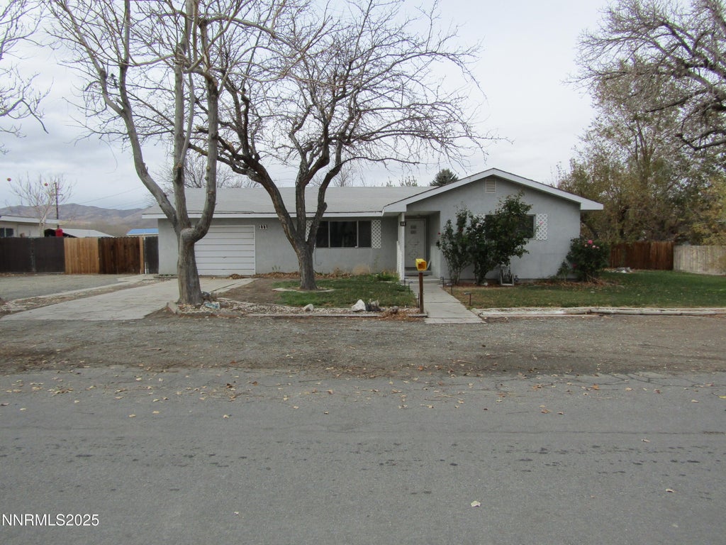 111 S Whitacre Street, Yerington