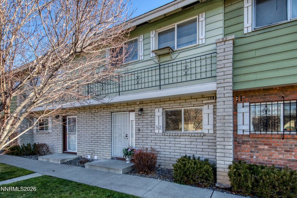 562 Smithridge Park, Reno