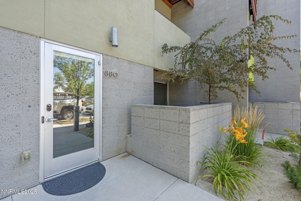 880 S Center Street, Reno