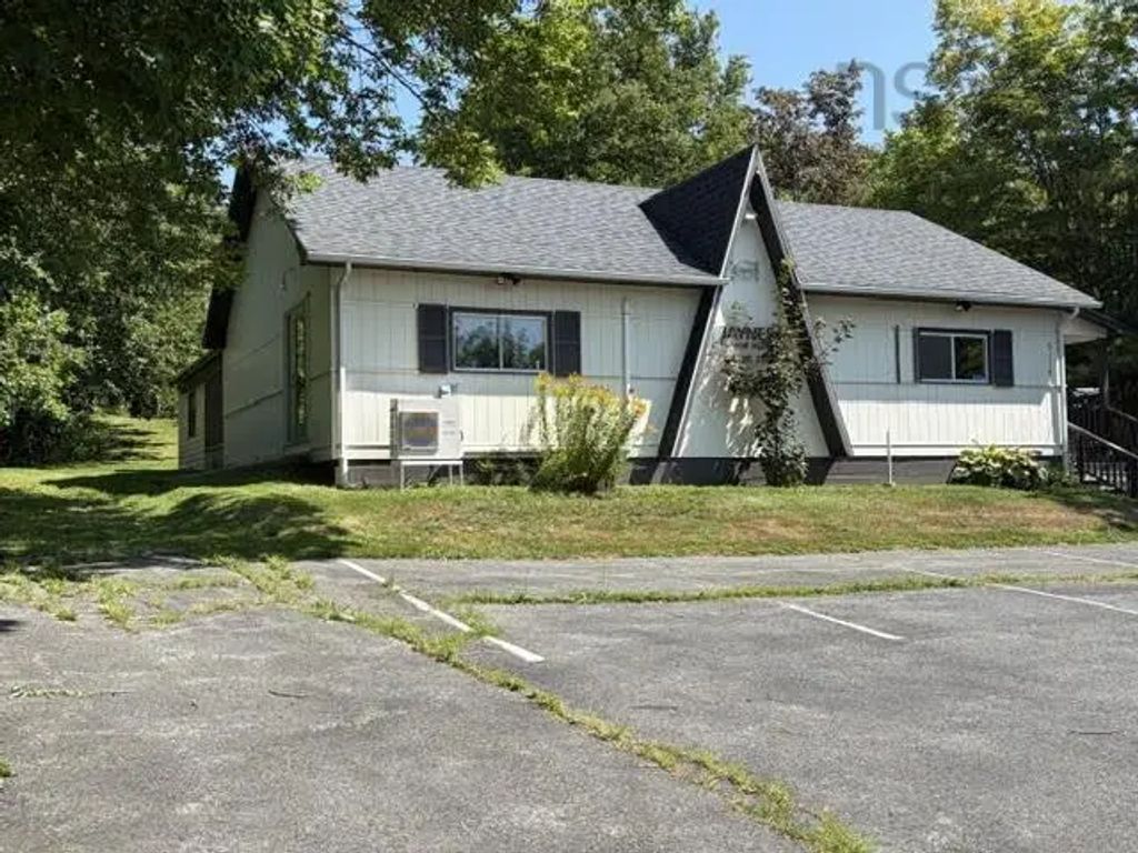 5114 Highway 1, Weymouth North