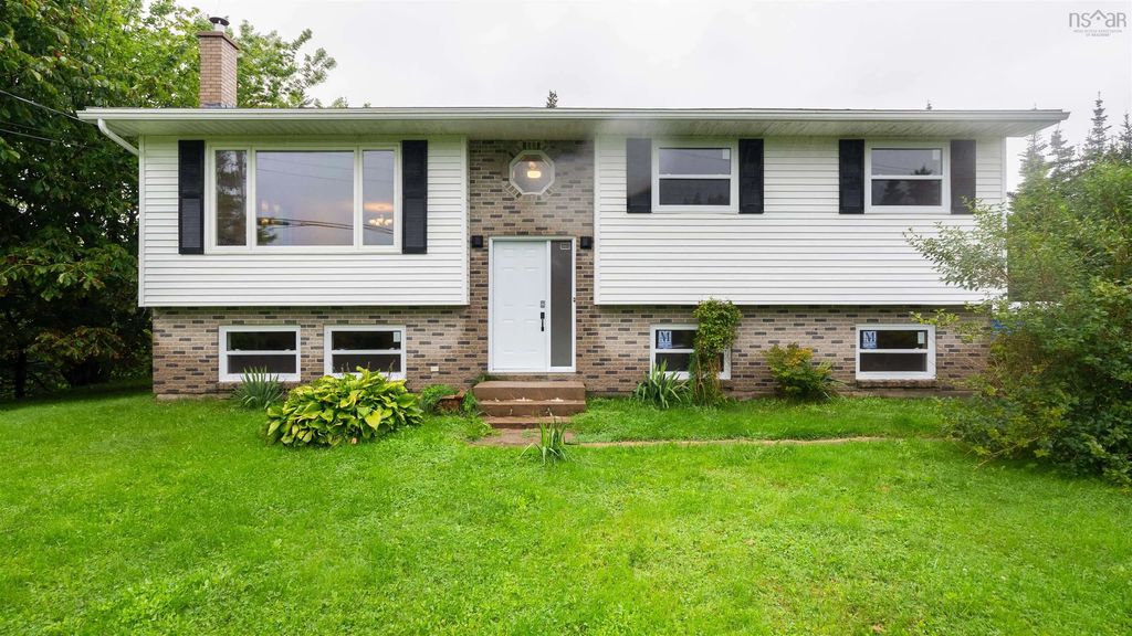 680 East Jeddore Road, Oyster Pond