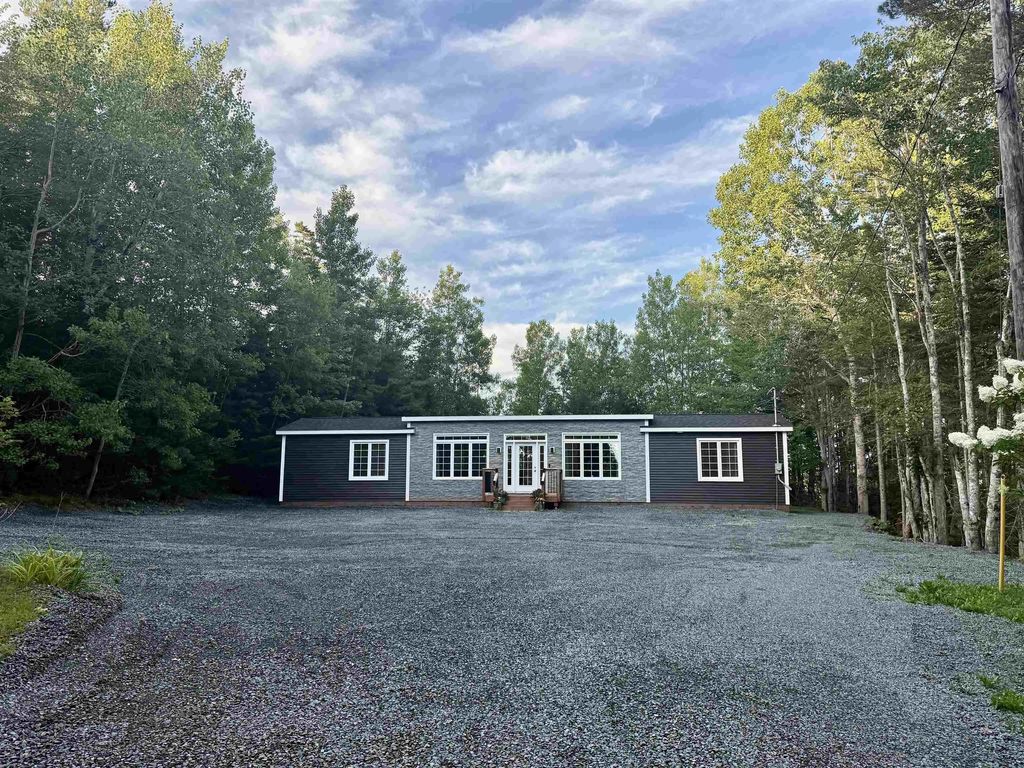 7101 Highway 14, Nine Mile River