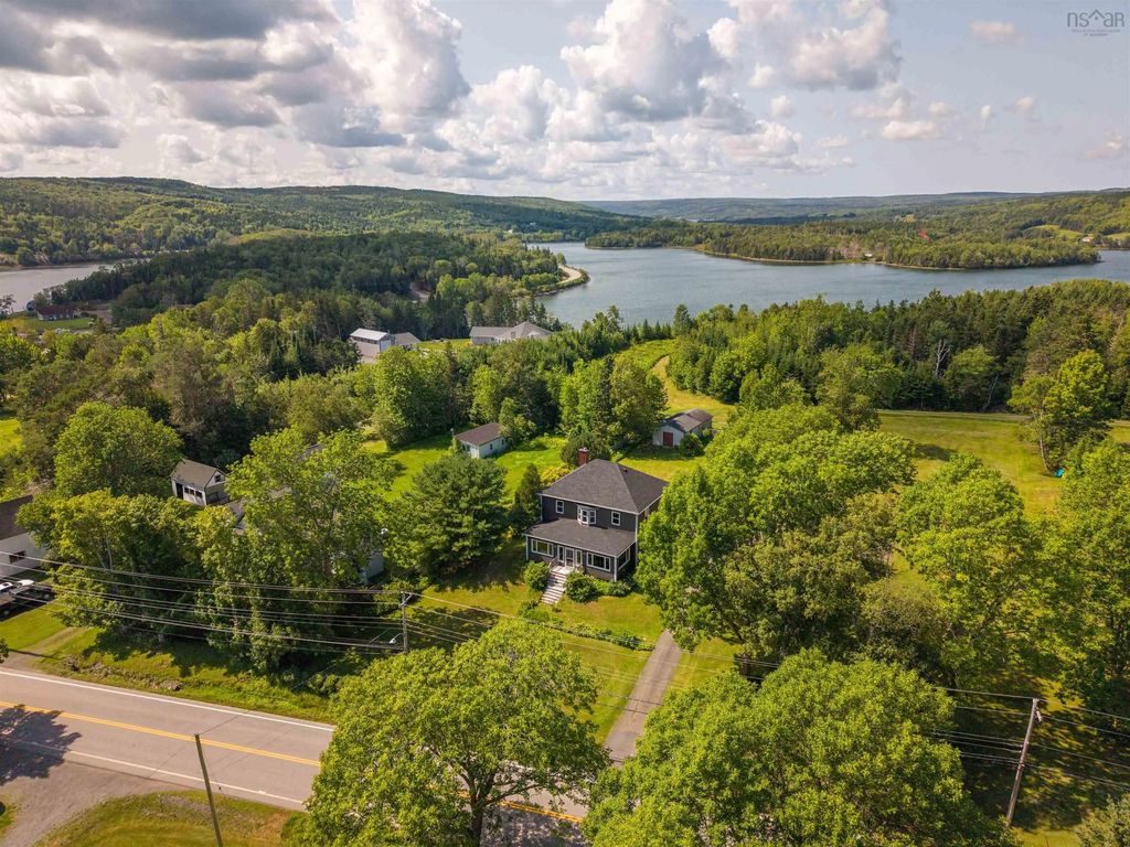 11659 Highway 16, Boylston