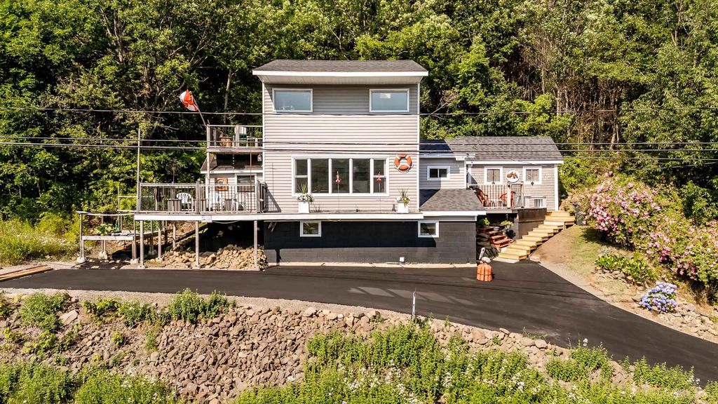 817 Granville Road, Victoria Beach