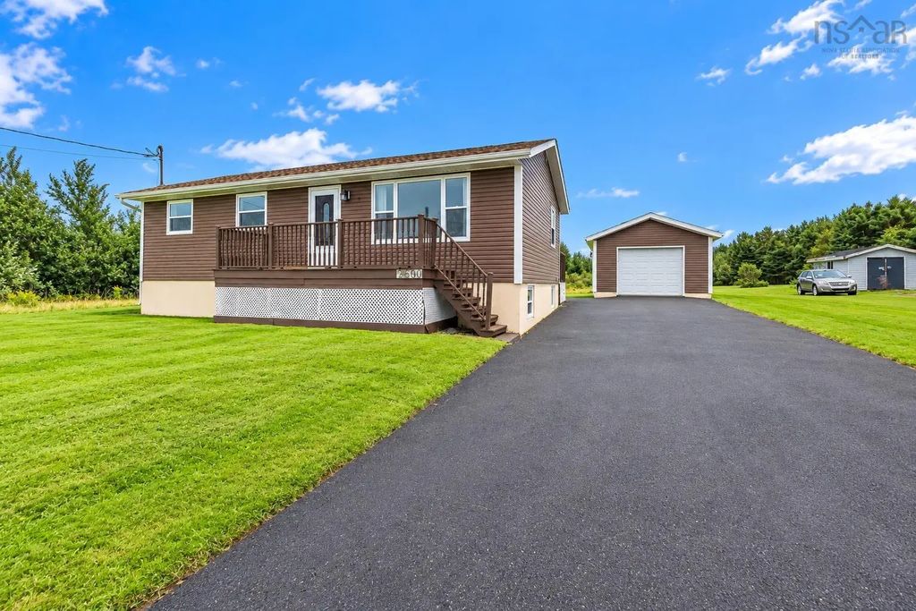 2960 Hinchey Avenue, New Waterford
