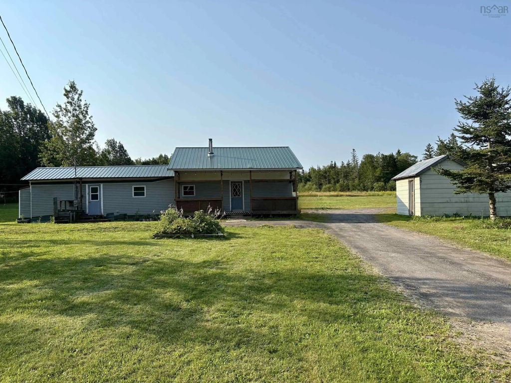 110 Hall Road, Burlington