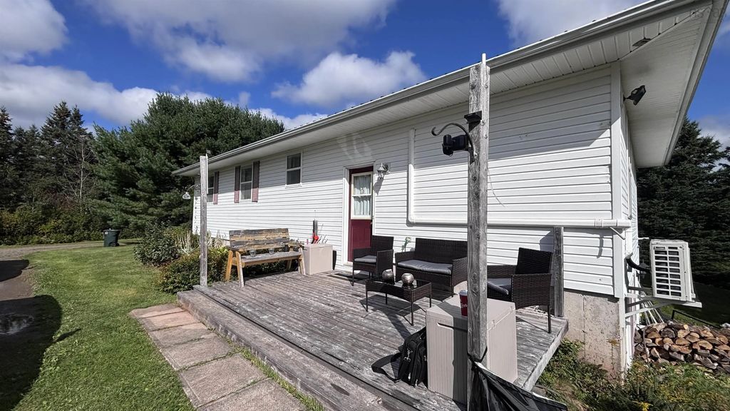 684 West North River Road, North River